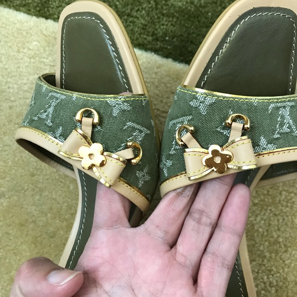 ❌SOLD❌Authentic Louis Vuitton denim kitten heels - Picture 2 of 8